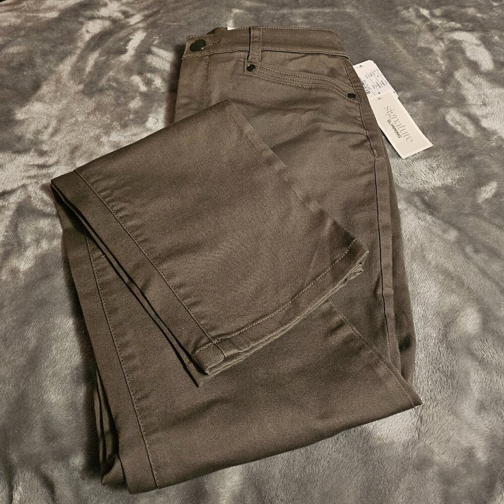 Christopher and Banks Olive Slimming Pants Sz 4